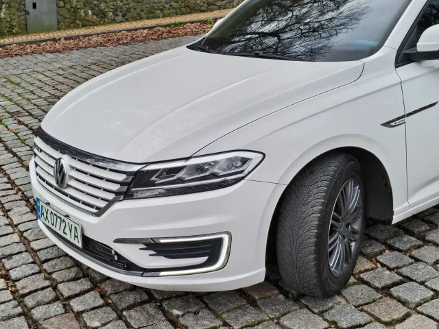 Volkswagen Lavida - фото 4