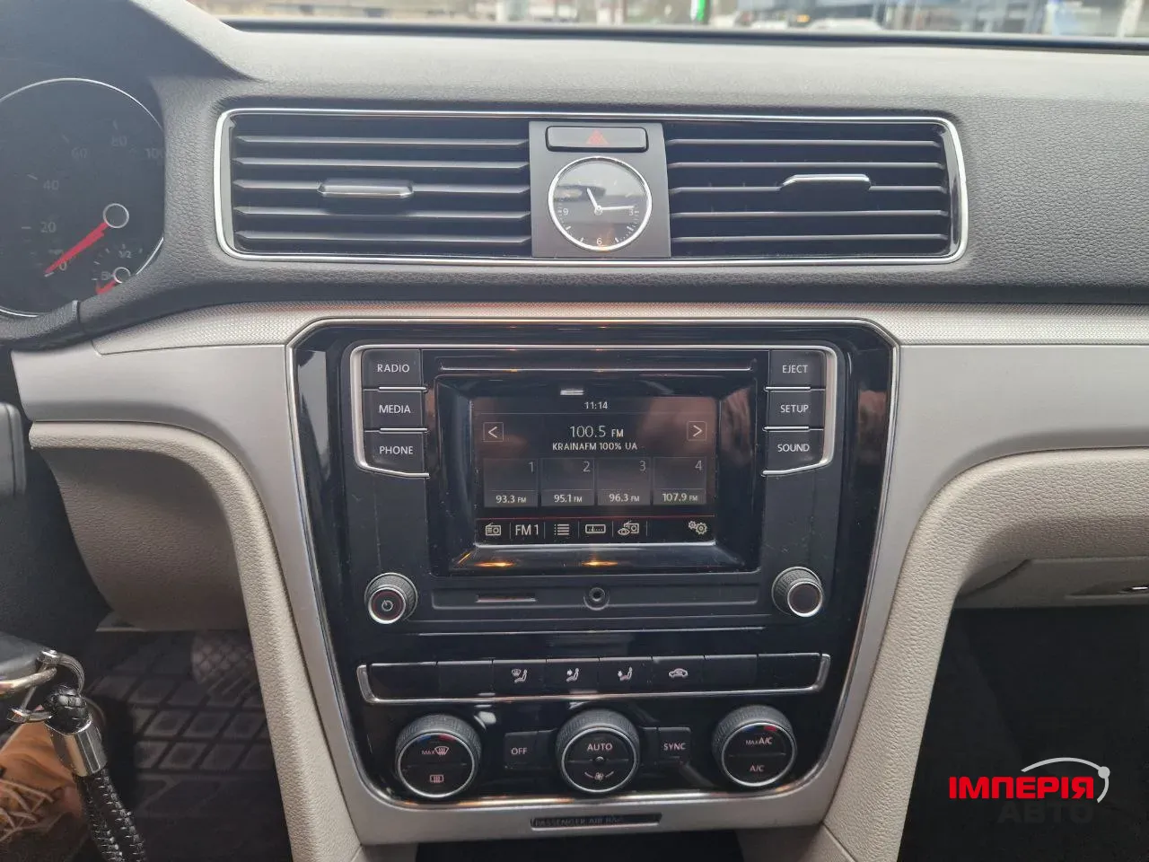 Volkswagen Passat - фото 15