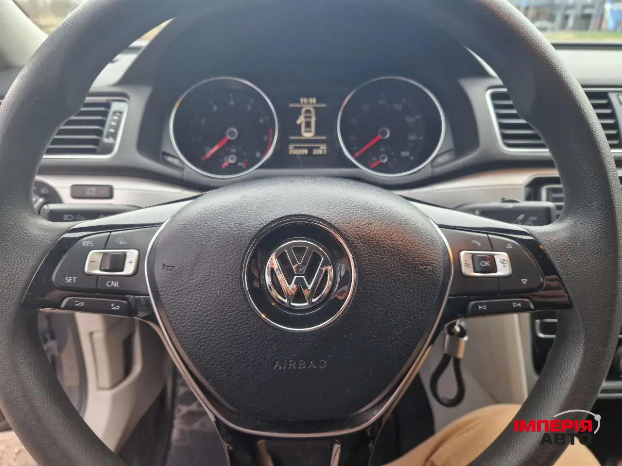 Volkswagen Passat - фото 13