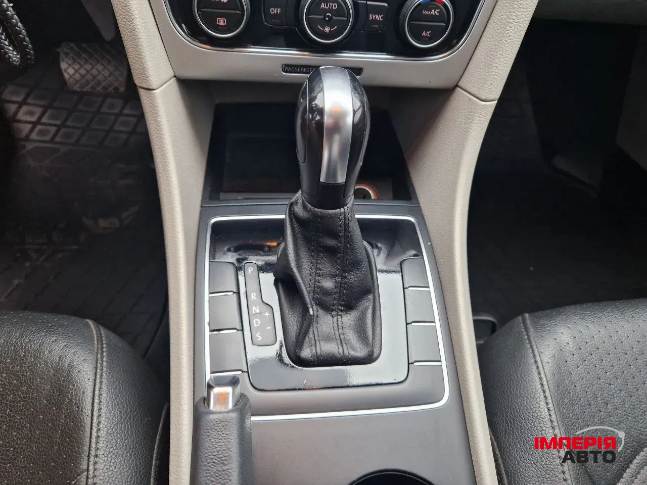 Volkswagen Passat - фото 17