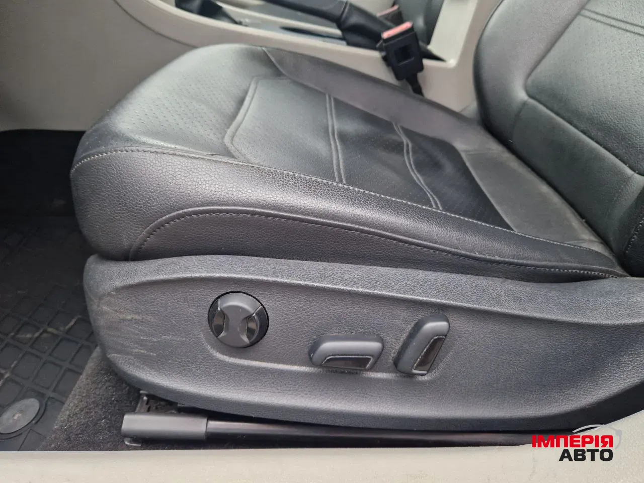 Volkswagen Passat - фото 12