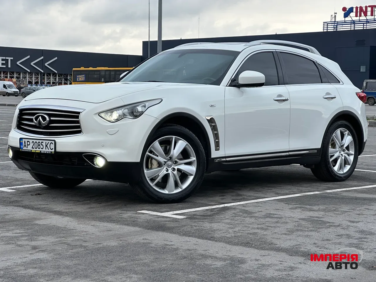 Infiniti FX - фото 2