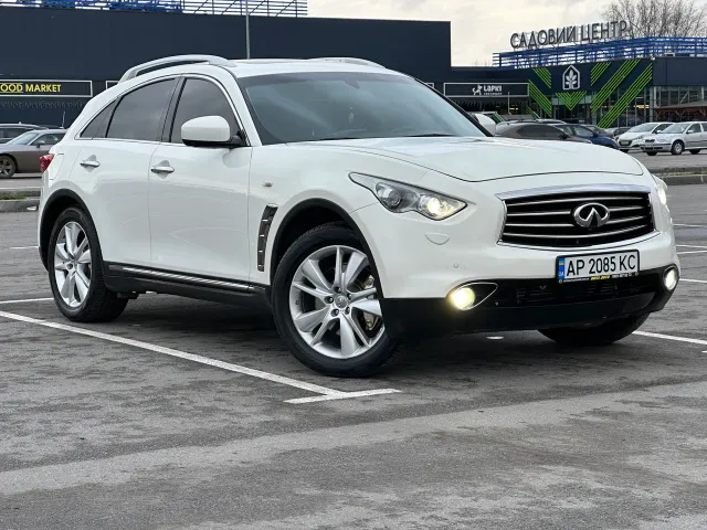 Infiniti FX - фото 1