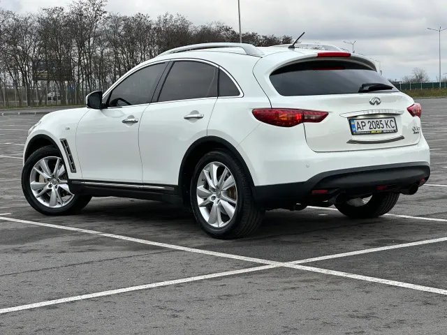 Infiniti FX - фото 4