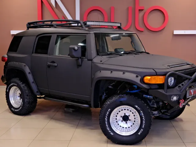 Toyota FJ Cruiser - фото 4