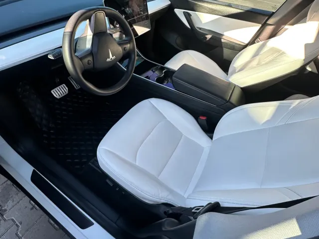 Tesla Model Y - фото 2