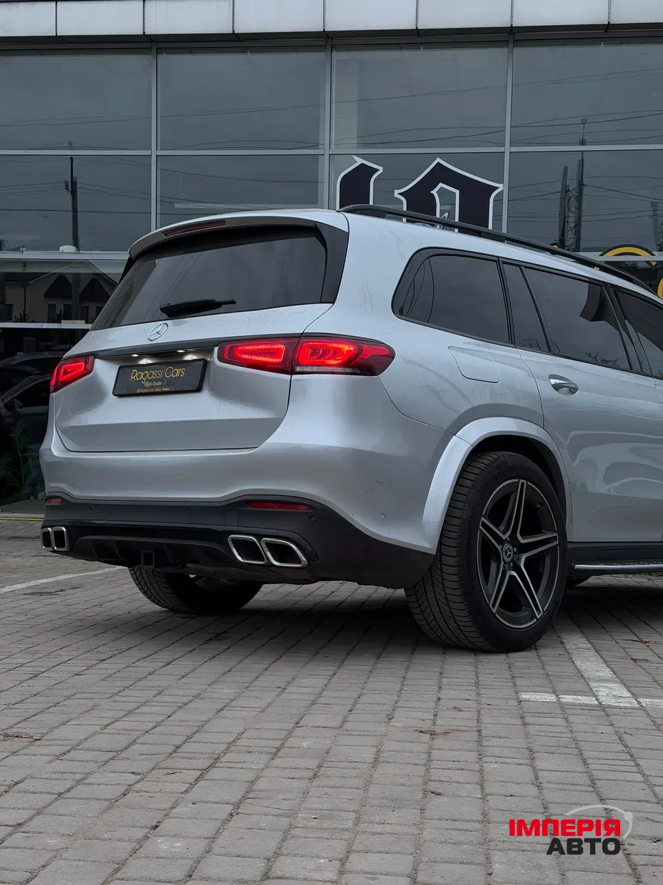 Mercedes-Benz GLS - фото 8