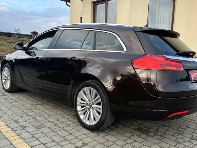 Opel Insignia - фото 1