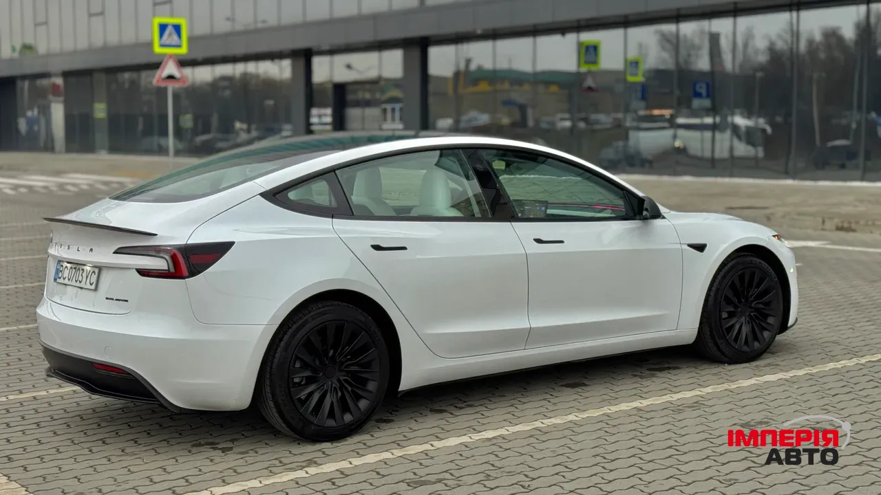 Tesla Model 3 - фото 15