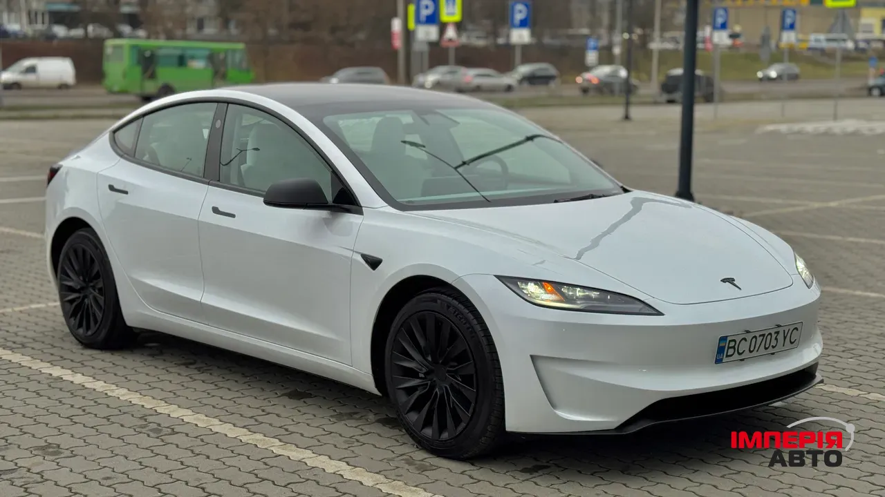 Tesla Model 3 - фото 10