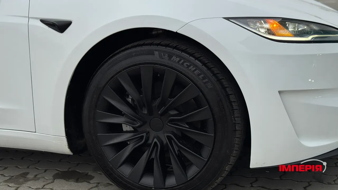 Tesla Model 3 - фото 17