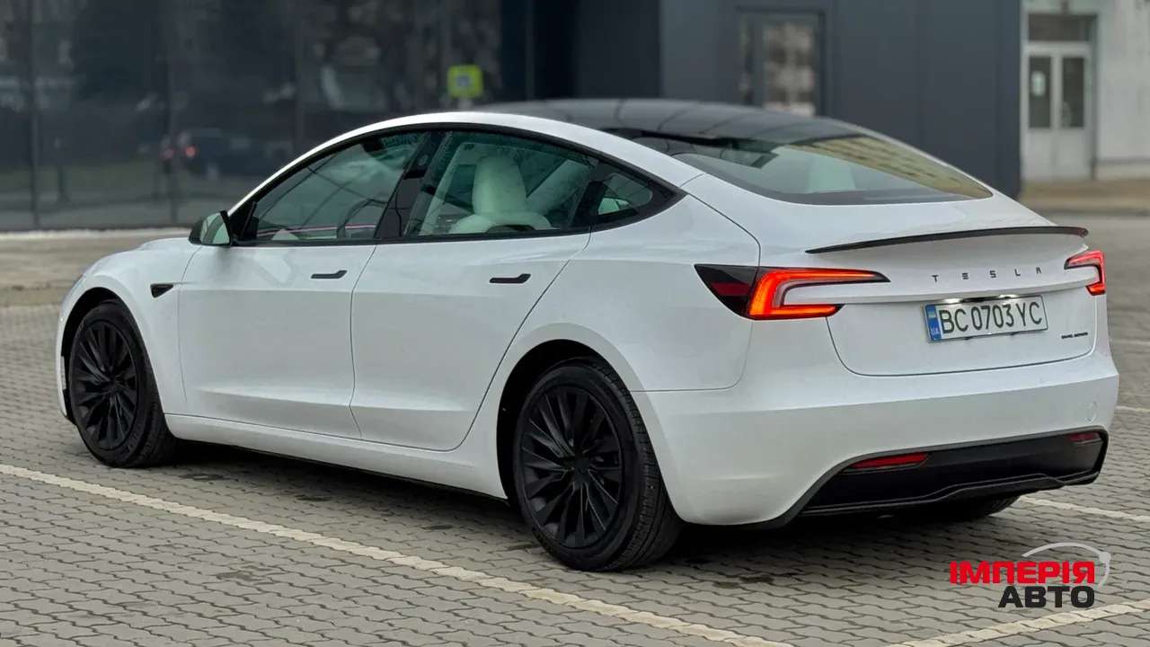 Tesla Model 3 - фото 6