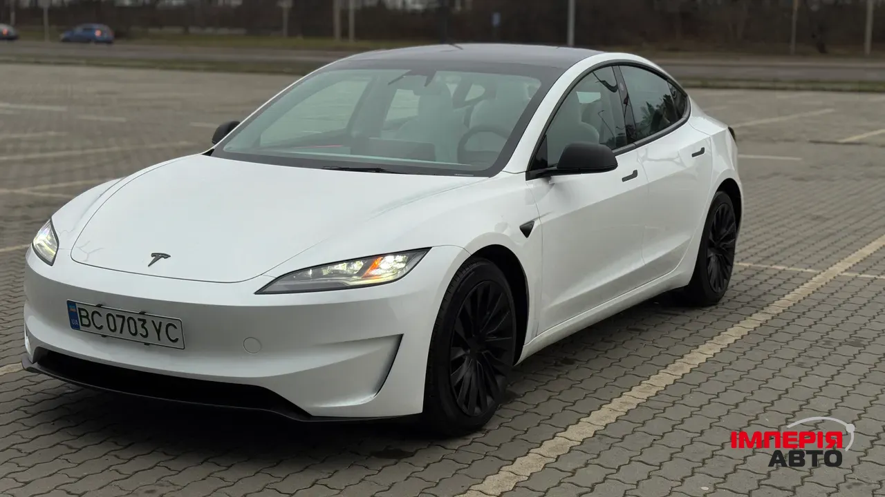 Tesla Model 3 - фото 1