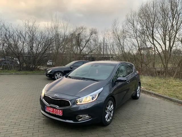 Kia Ceed - фото 1