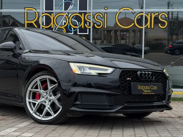 Audi S4 - фото 4