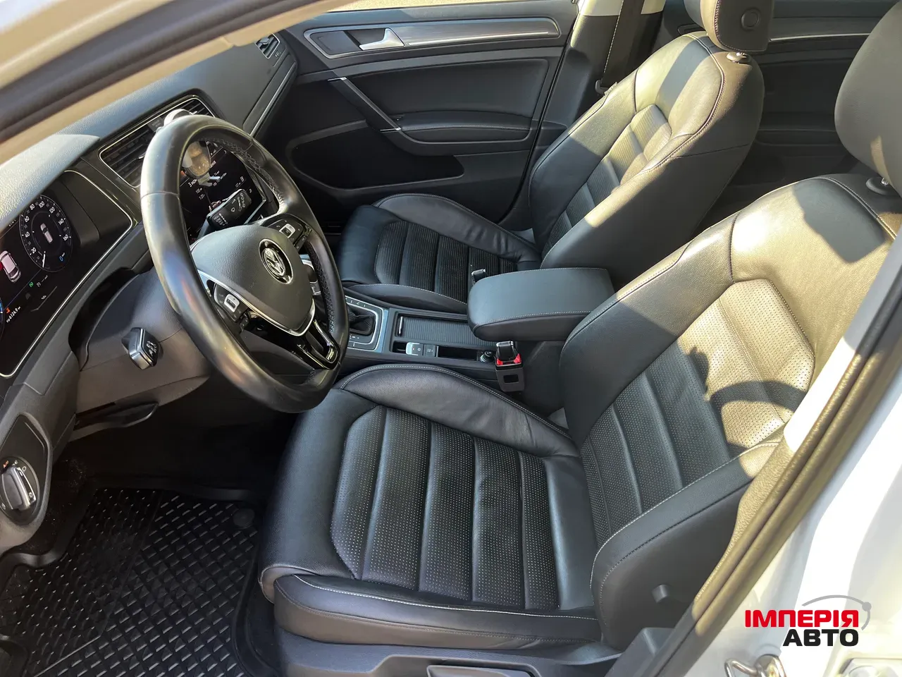 Volkswagen Golf - фото 6