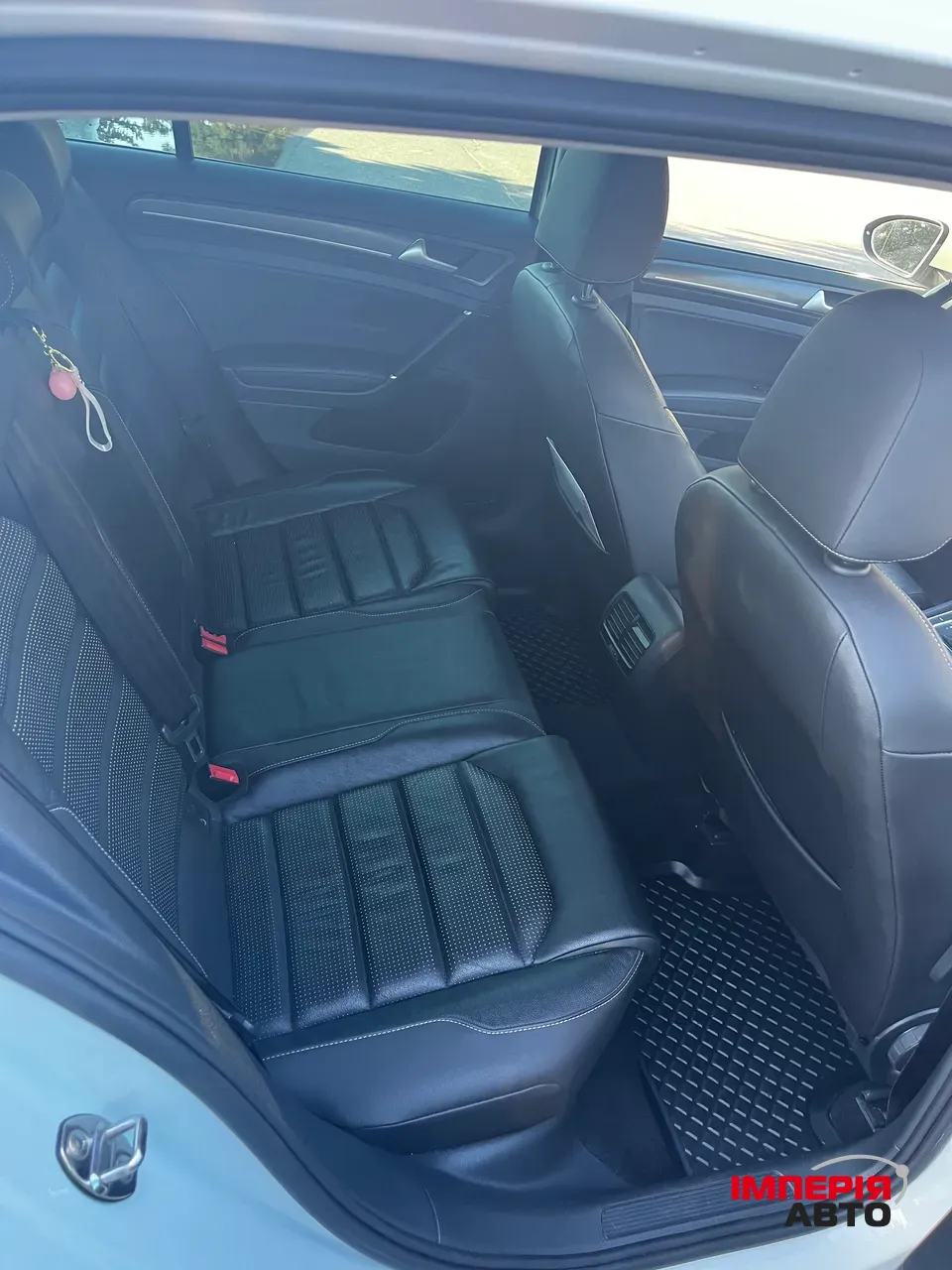 Volkswagen Golf - фото 11