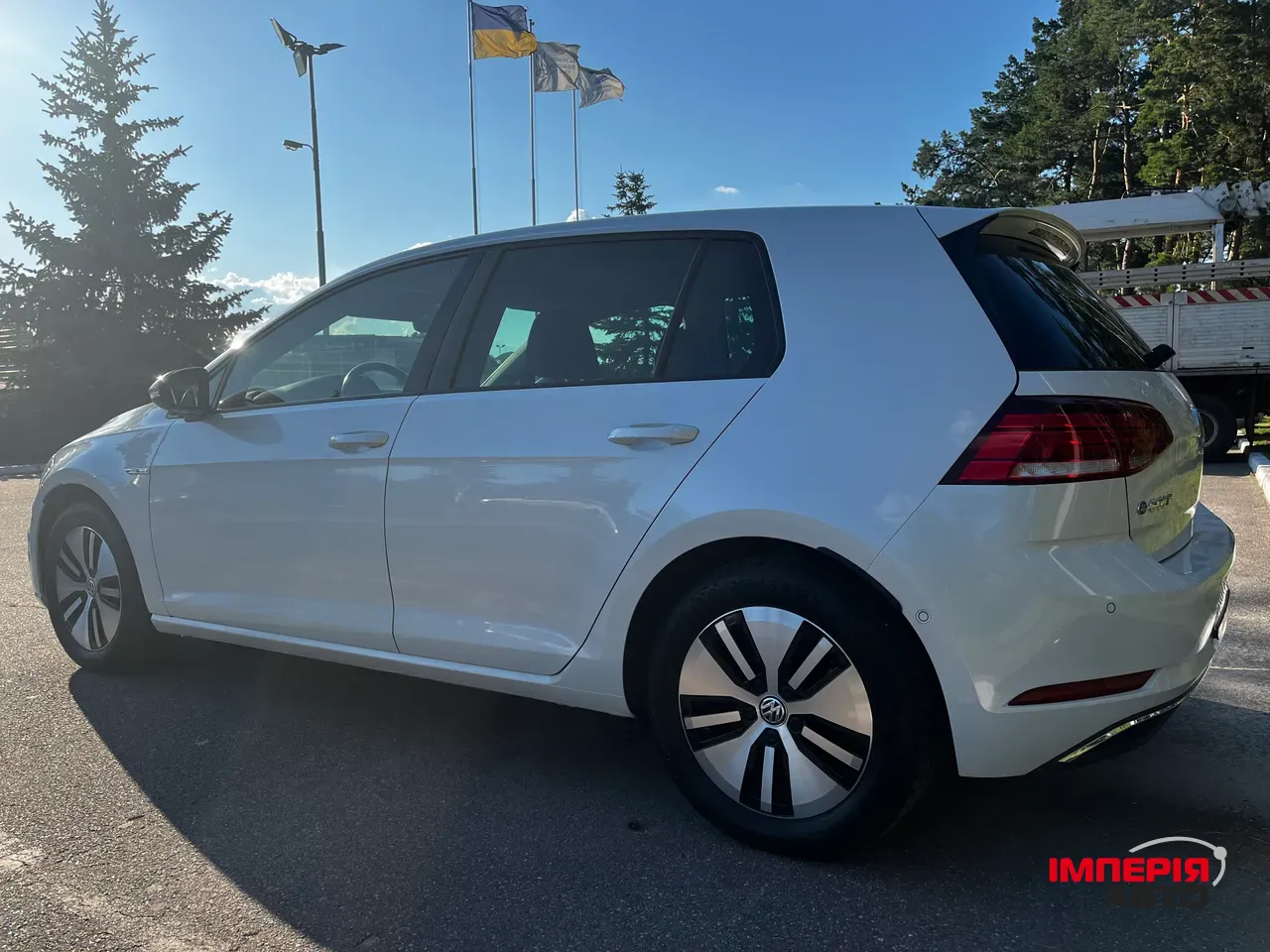 Volkswagen Golf - фото 3