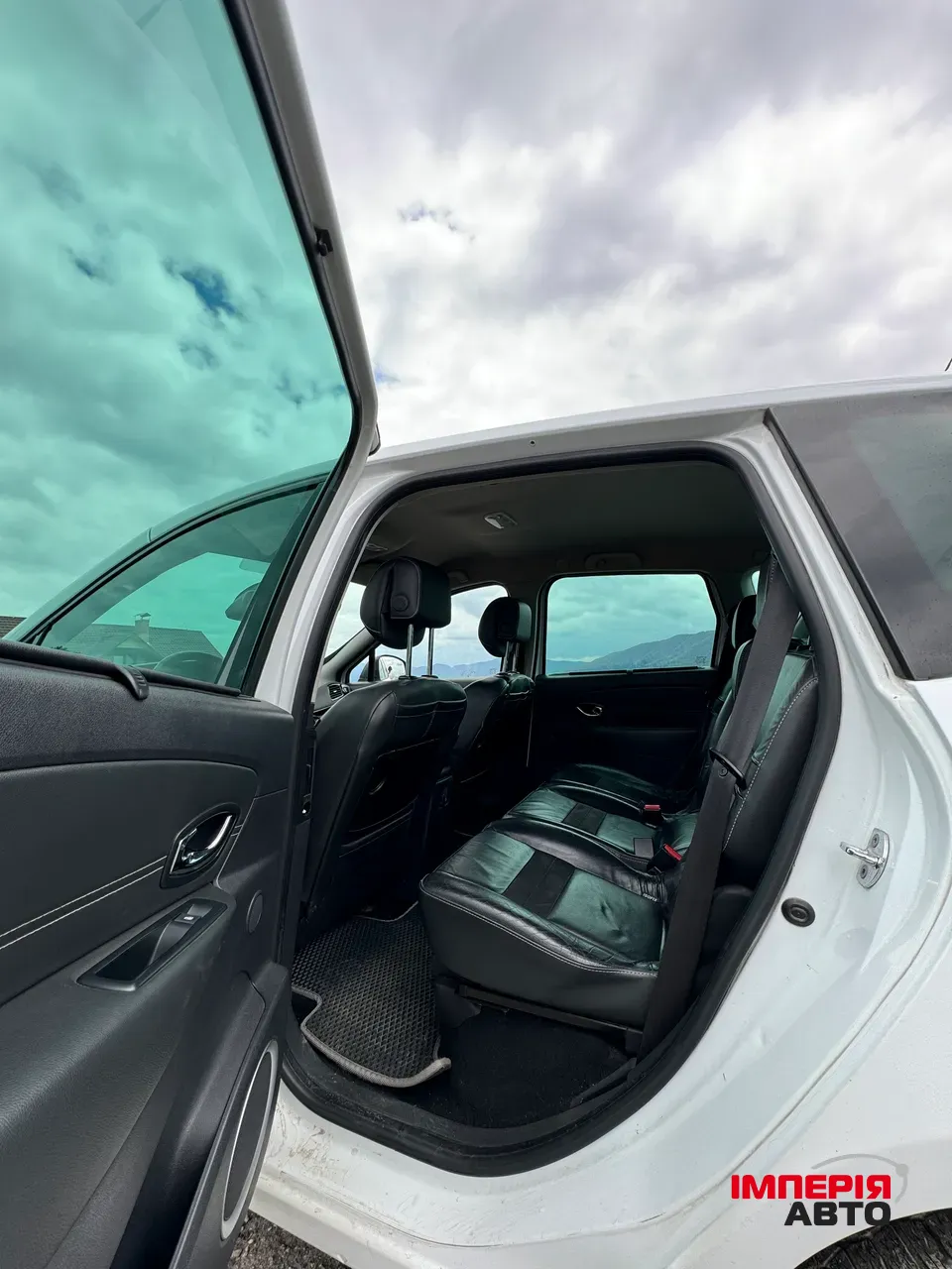 Renault Scenic - фото 18