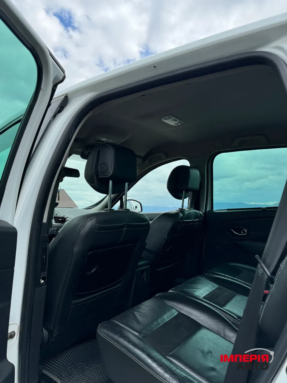 Renault Scenic - фото 7