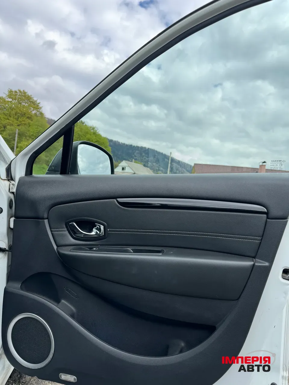 Renault Scenic - фото 15