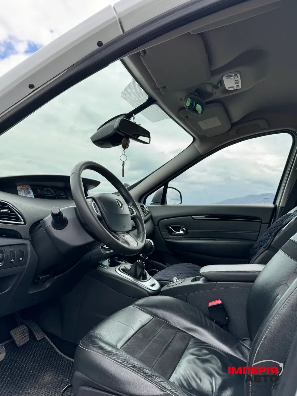 Renault Scenic - фото 14