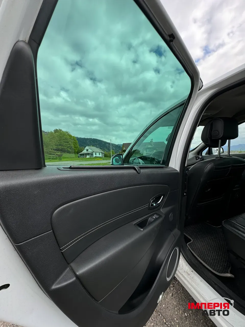 Renault Scenic - фото 17