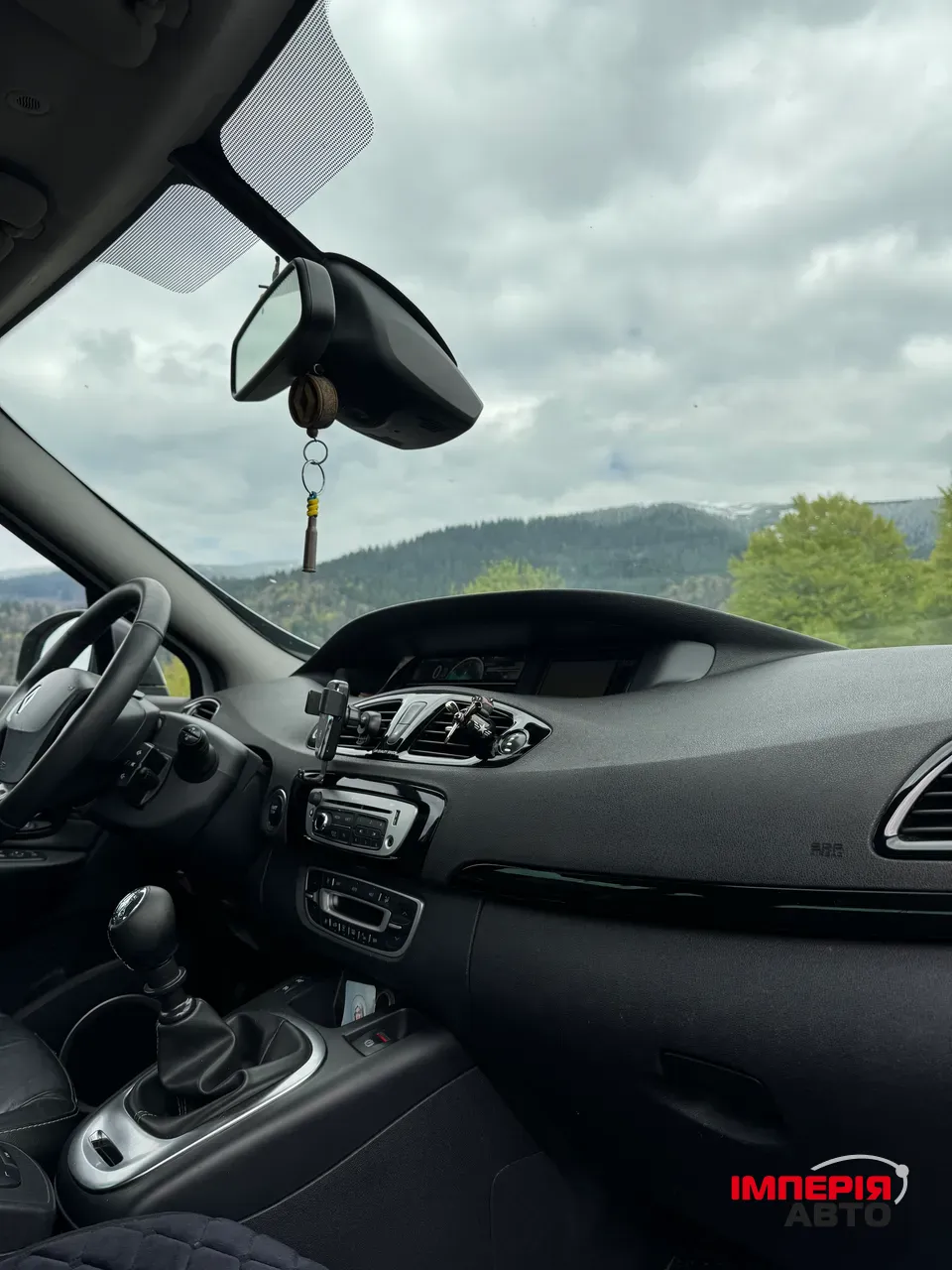 Renault Scenic - фото 11