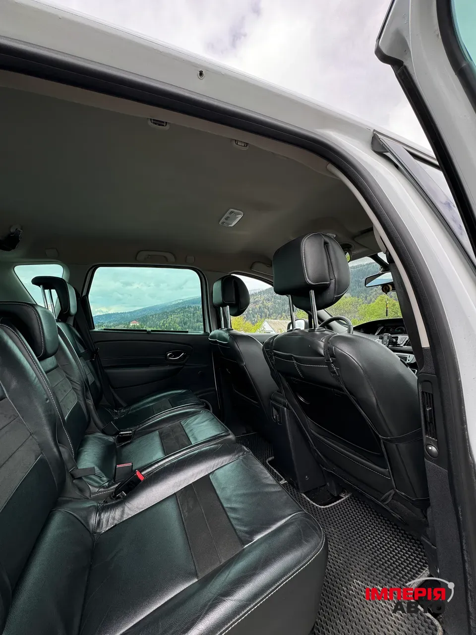 Renault Scenic - фото 10