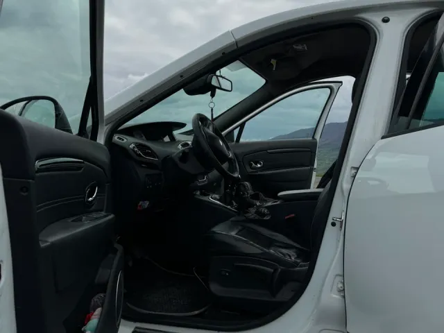 Renault Scenic - фото 5