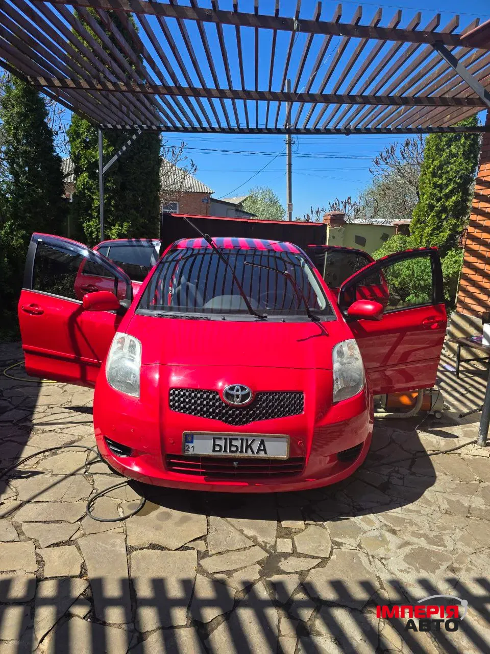 Toyota Yaris - фото 1