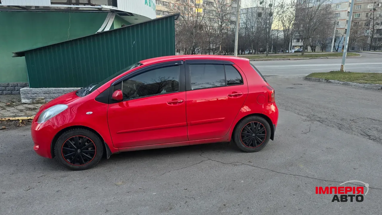 Toyota Yaris - фото 4
