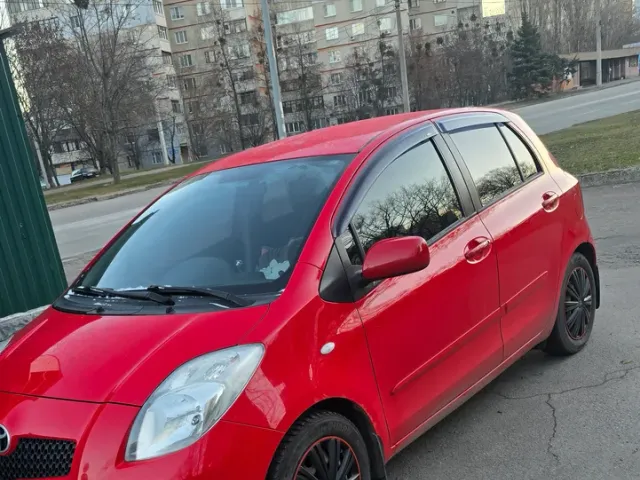 Toyota Yaris - фото 3
