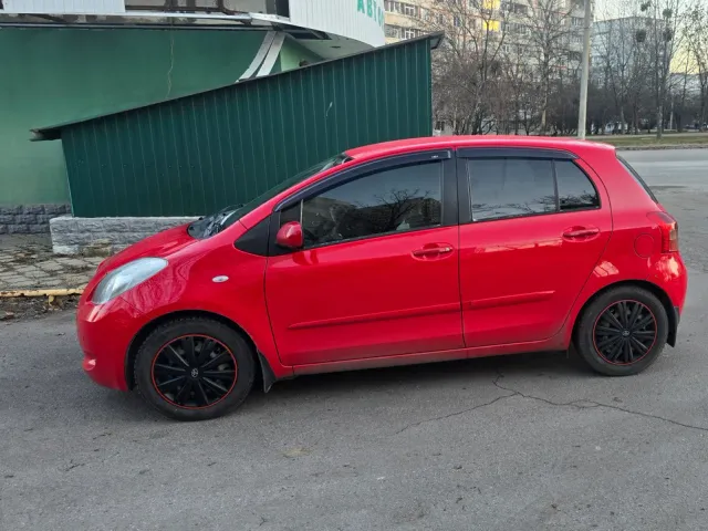 Toyota Yaris - фото 4