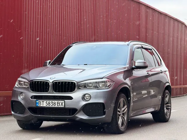 BMW X5 - фото 1