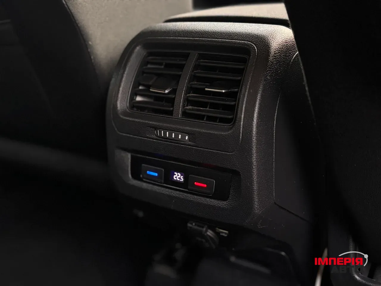 Volkswagen Touran - фото 29