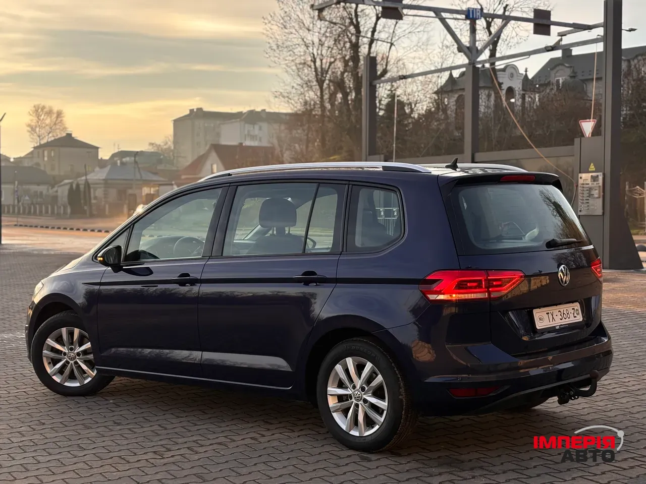 Volkswagen Touran - фото 5
