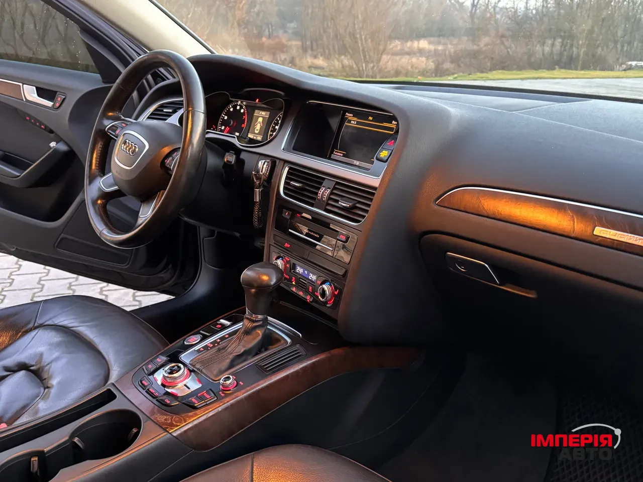 Audi A4 - фото 22