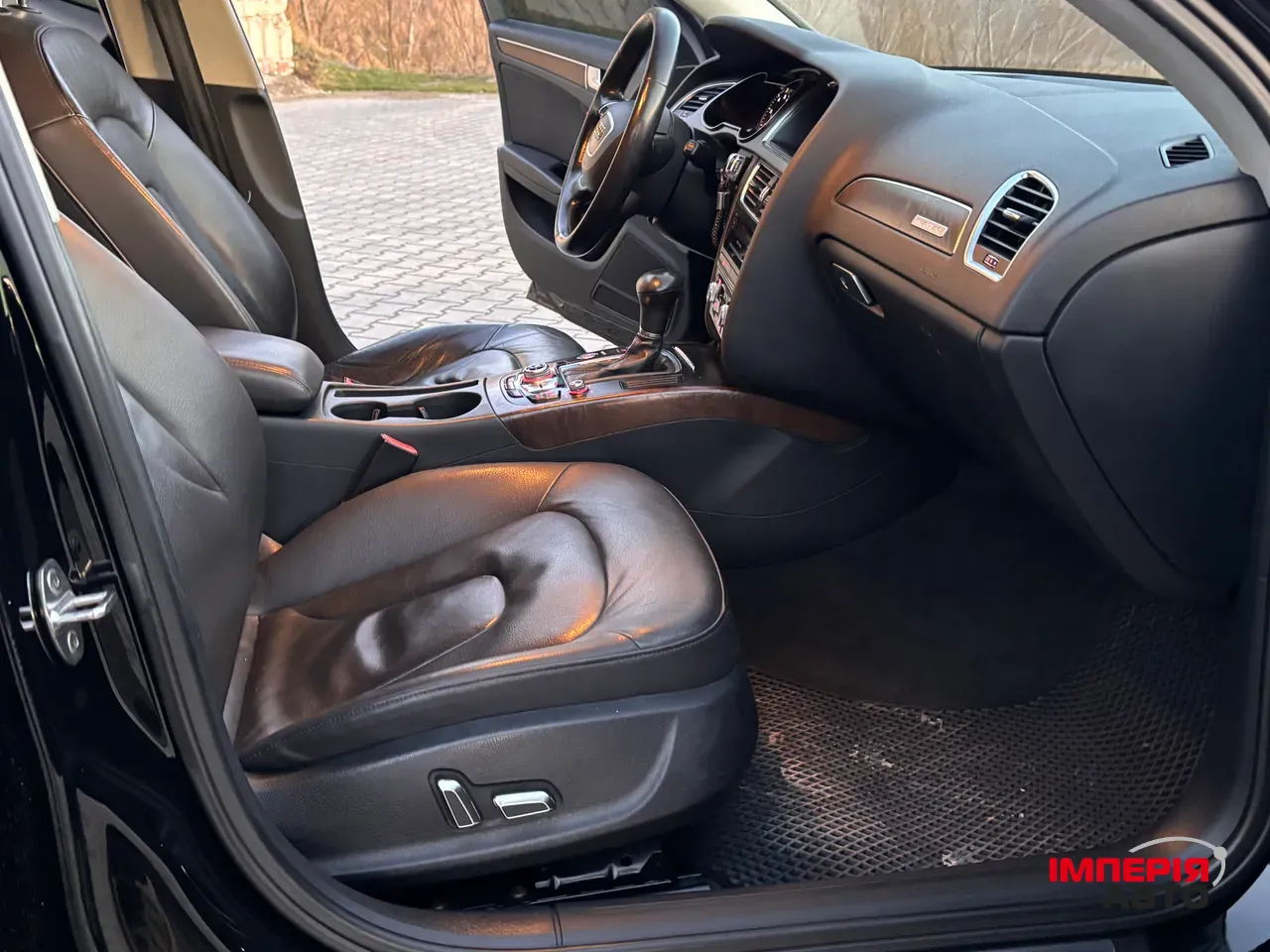 Audi A4 - фото 18