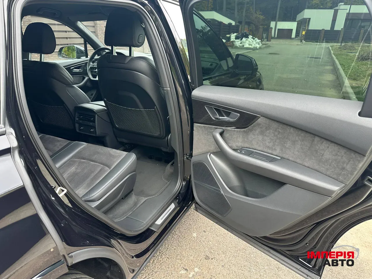 Audi Q7 - фото 15