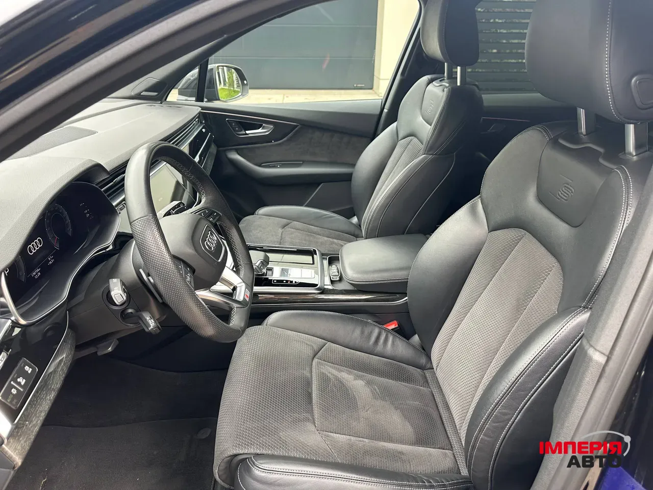 Audi Q7 - фото 9