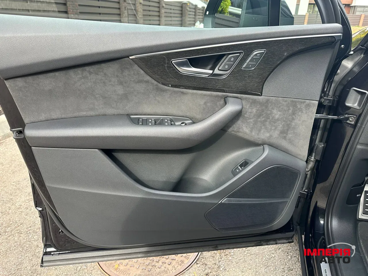 Audi Q7 - фото 8