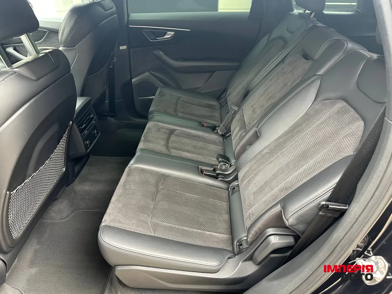 Audi Q7 - фото 11