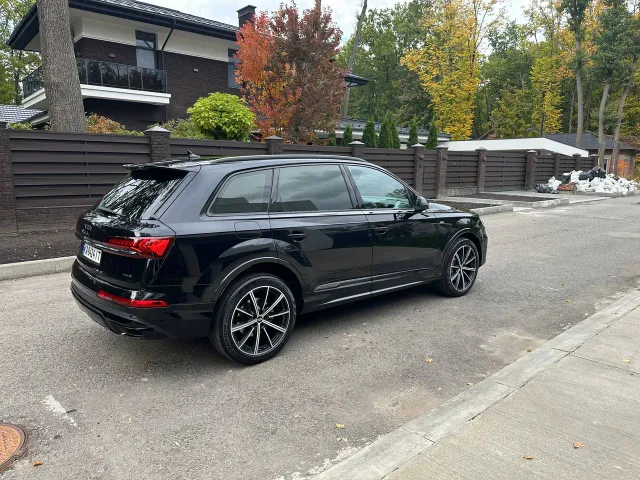 Audi Q7 - фото 3