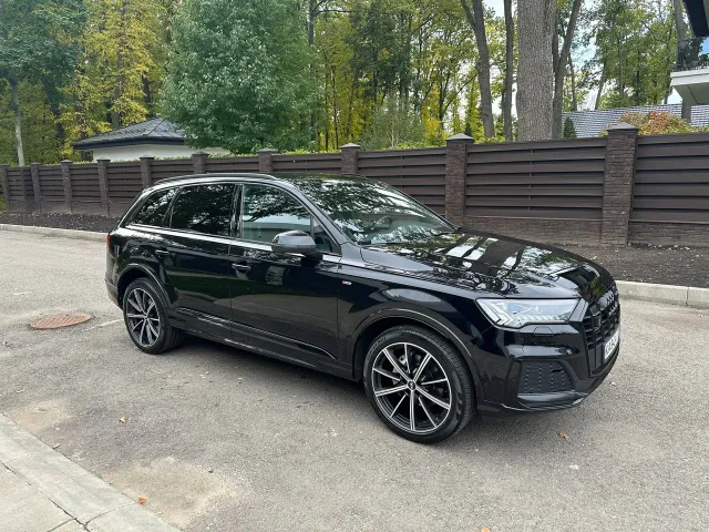 Audi Q7 - фото 2