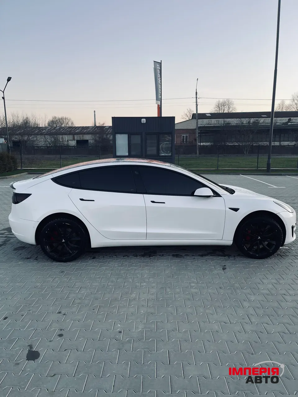 Tesla Model 3 - фото 4