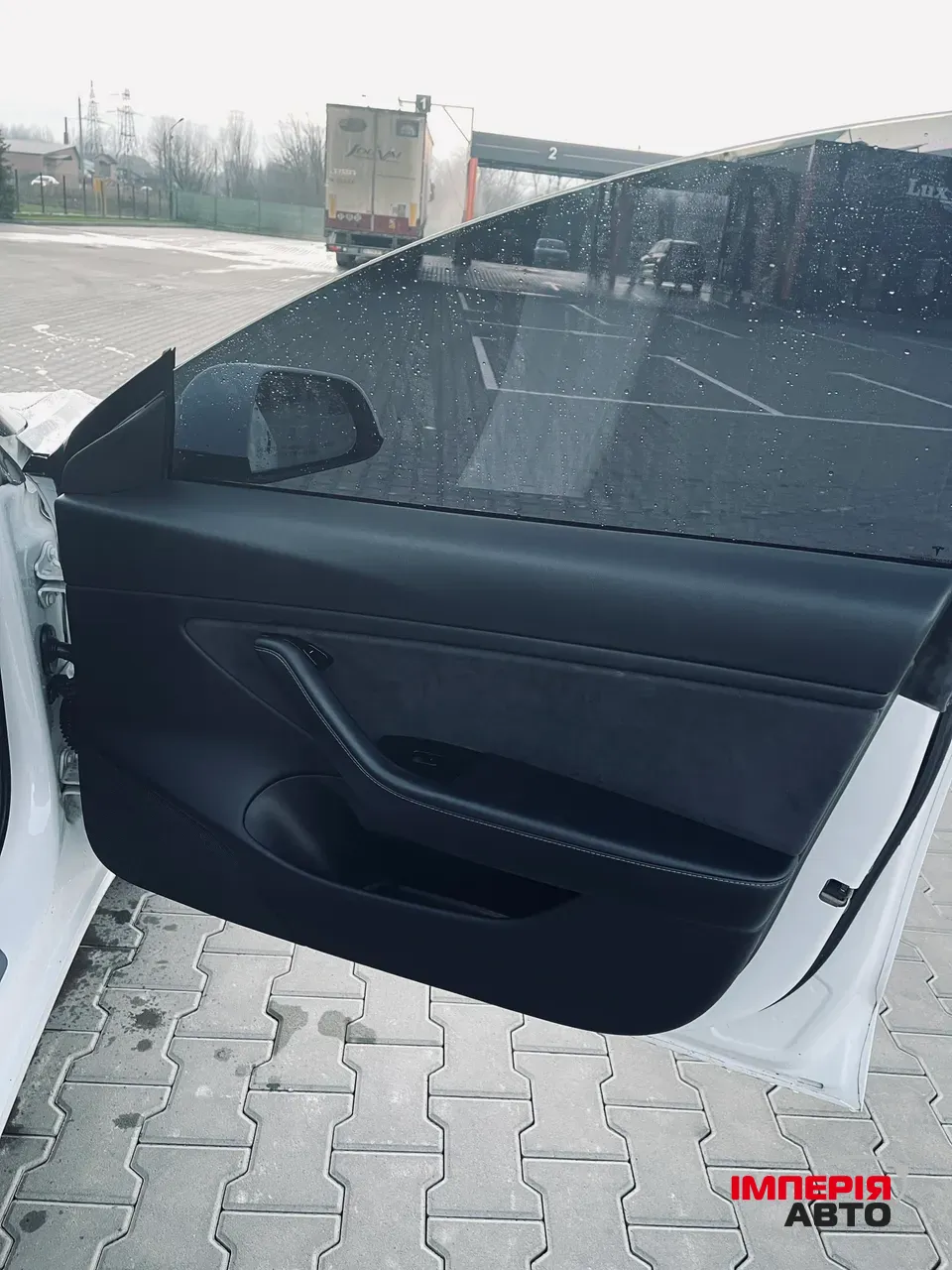 Tesla Model 3 - фото 10