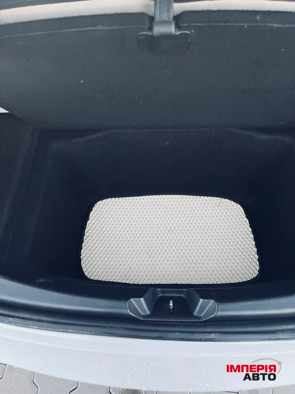 Tesla Model 3 - фото 8