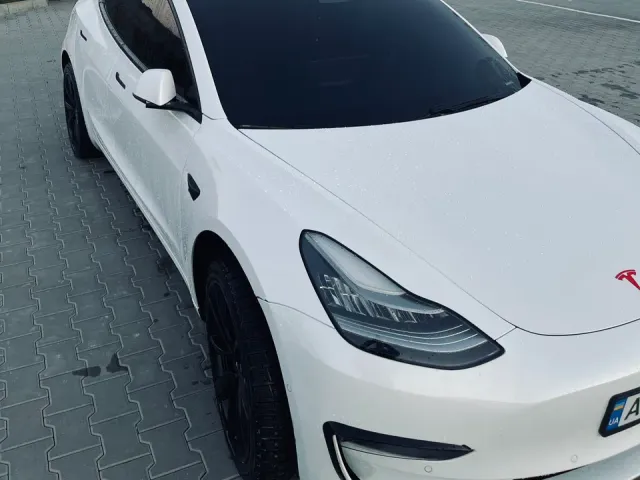 Tesla Model 3 - фото 5