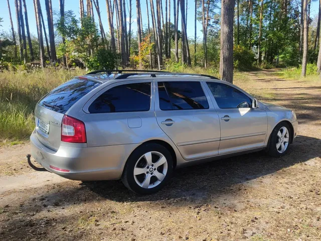 Skoda Octavia - фото 3